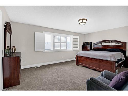 134 Pondcliffe Drive, Kitchener, ON - Indoor Photo Showing Bedroom