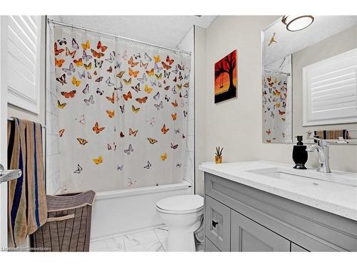 134 Pondcliffe Drive, Kitchener, ON - Indoor Photo Showing Bathroom