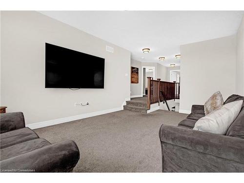 134 Pondcliffe Drive, Kitchener, ON - Indoor Photo Showing Living Room