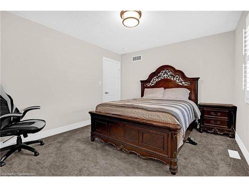 134 Pondcliffe Drive, Kitchener, ON - Indoor Photo Showing Bedroom