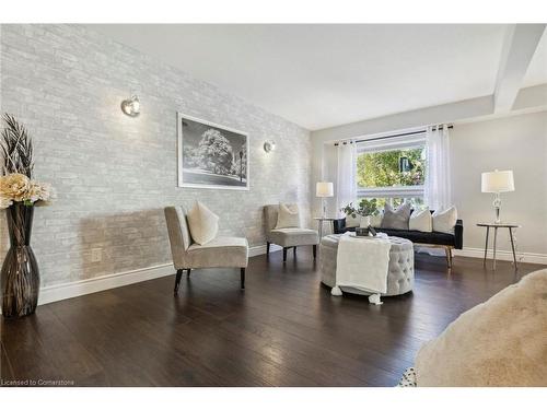 332 Bankside Drive, Kitchener, ON - Indoor Photo Showing Living Room