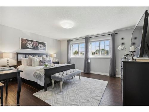 332 Bankside Drive, Kitchener, ON - Indoor Photo Showing Bedroom