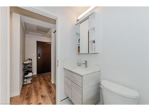 3109-60 Frederick Street, Kitchener, ON - Indoor Photo Showing Bathroom