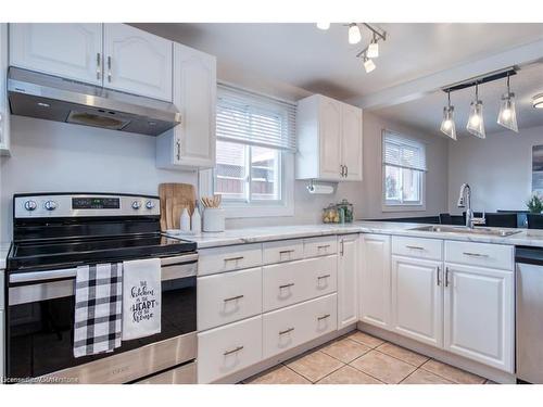 3 Rolling Meadows Drive, Kitchener, ON - Indoor Photo Showing Kitchen With Upgraded Kitchen