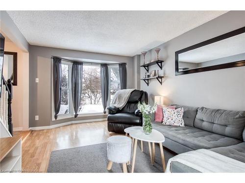 3 Rolling Meadows Drive, Kitchener, ON - Indoor Photo Showing Living Room