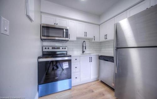 12-203 Mausser Avenue, Kitchener, ON - Indoor Photo Showing Kitchen With Stainless Steel Kitchen