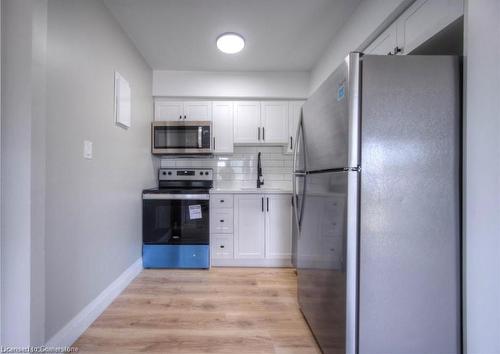 12-203 Mausser Avenue, Kitchener, ON - Indoor Photo Showing Kitchen