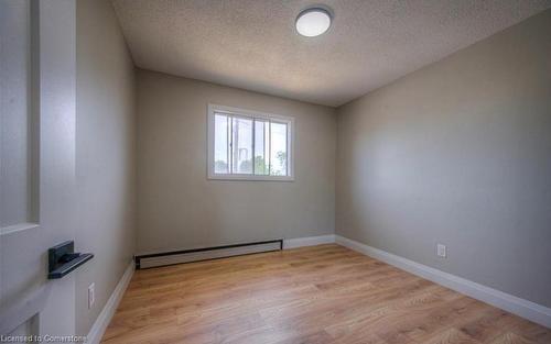 12-203 Mausser Avenue, Kitchener, ON - Indoor Photo Showing Other Room