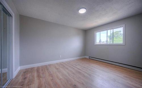 12-203 Mausser Avenue, Kitchener, ON - Indoor Photo Showing Other Room