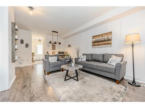 79 English Lane, Brantford, ON - Indoor Photo Showing Living Room