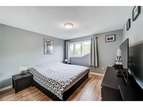 30 Waxwing Crescent, Guelph, ON - Indoor Photo Showing Bedroom