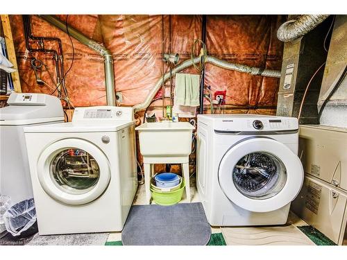 30 Waxwing Crescent, Guelph, ON - Indoor Photo Showing Laundry Room