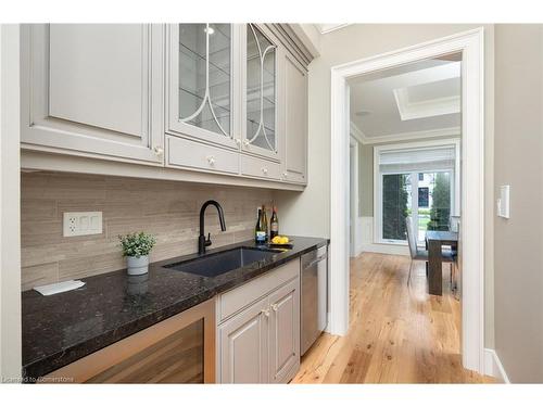 505 Morrison Road, Kitchener, ON - Indoor Photo Showing Kitchen