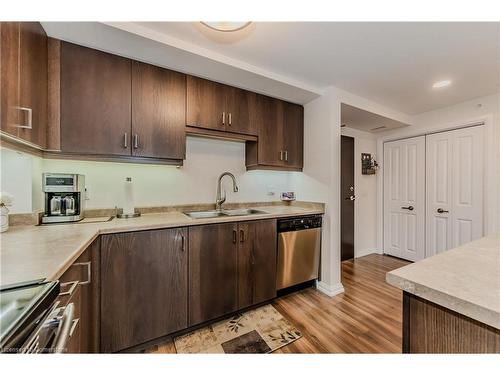 705-778 Laurelwood Drive, Waterloo, ON - Indoor Photo Showing Kitchen With Stainless Steel Kitchen With Double Sink