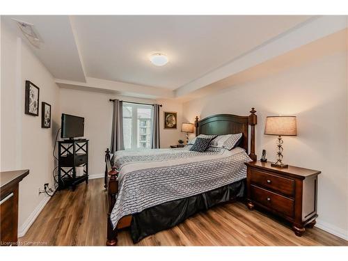 705-778 Laurelwood Drive, Waterloo, ON - Indoor Photo Showing Bedroom