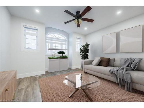 125 Steepleridge Street, Kitchener, ON - Indoor Photo Showing Living Room