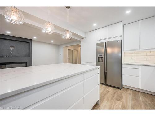 125 Steepleridge Street, Kitchener, ON - Indoor Photo Showing Kitchen