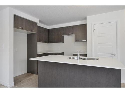 23-50 Faith Street, Cambridge, ON - Indoor Photo Showing Kitchen With Double Sink