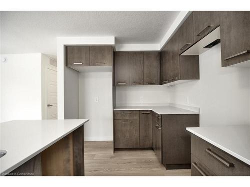 23-50 Faith Street, Cambridge, ON - Indoor Photo Showing Kitchen