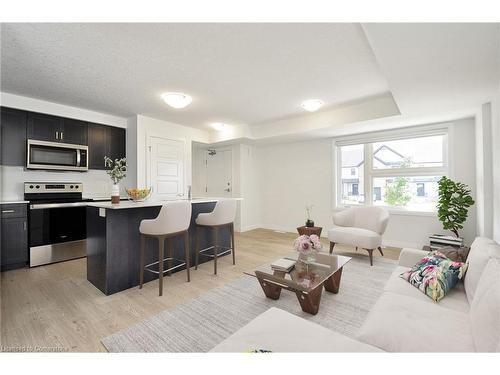 23-50 Faith Street, Cambridge, ON - Indoor Photo Showing Kitchen With Upgraded Kitchen