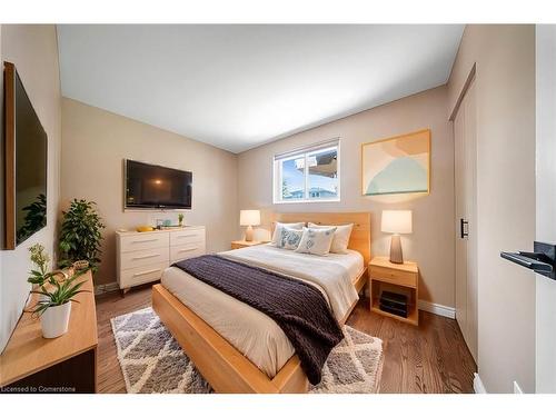 620 Meadow Lane, Burlington, ON - Indoor Photo Showing Bedroom