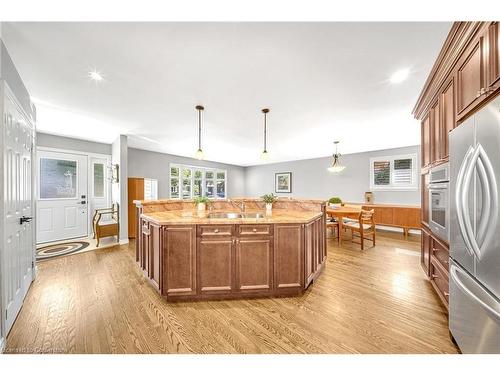 620 Meadow Lane, Burlington, ON - Indoor Photo Showing Kitchen