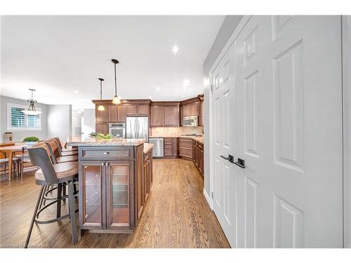 620 Meadow Lane, Burlington, ON - Indoor Photo Showing Kitchen