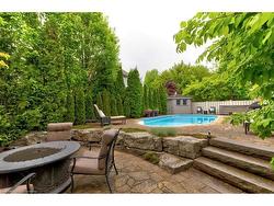 423 Deer Ridge Drive  Kitchener, ON N2P 2T3