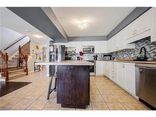 187 Huck Crescent, Kitchener, ON - Indoor Photo Showing Kitchen With Upgraded Kitchen