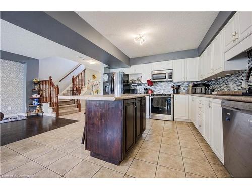 187 Huck Crescent, Kitchener, ON - Indoor Photo Showing Kitchen With Stainless Steel Kitchen