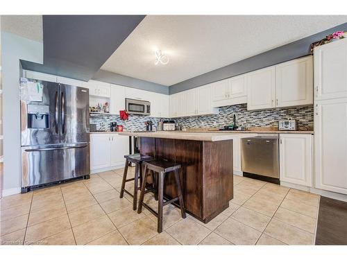 187 Huck Crescent, Kitchener, ON - Indoor Photo Showing Kitchen With Stainless Steel Kitchen