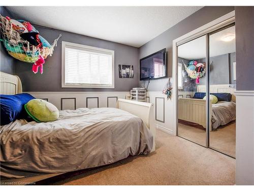 187 Huck Crescent, Kitchener, ON - Indoor Photo Showing Bedroom