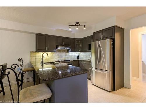 69 Candle Crescent, Kitchener, ON - Indoor Photo Showing Kitchen With Upgraded Kitchen