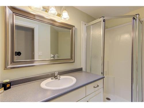 69 Candle Crescent, Kitchener, ON - Indoor Photo Showing Bathroom