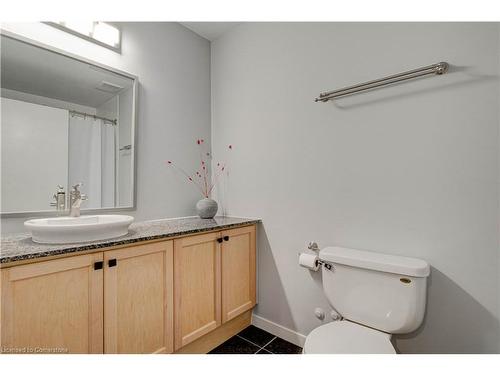 104-404 King Street W, Kitchener, ON - Indoor Photo Showing Bathroom