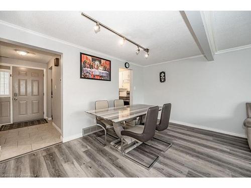 30-11 Grand River Boulevard, Kitchener, ON - Indoor Photo Showing Dining Room