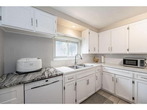 30-11 Grand River Boulevard, Kitchener, ON - Indoor Photo Showing Kitchen With Double Sink