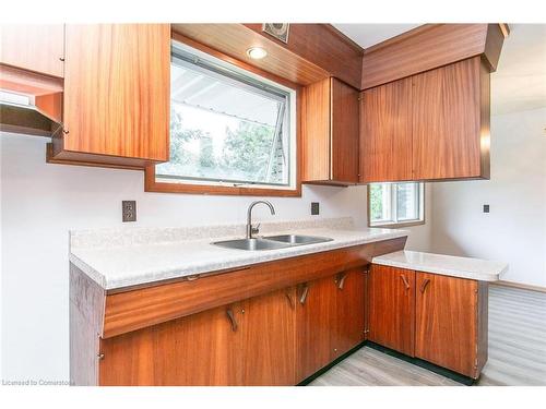 191 Carter Avenue, Waterloo, ON - Indoor Photo Showing Kitchen With Double Sink