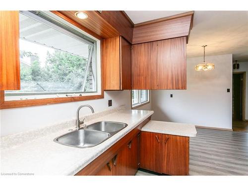 191 Carter Avenue, Waterloo, ON - Indoor Photo Showing Kitchen With Double Sink