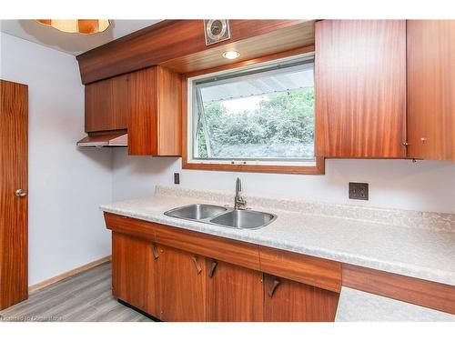 191 Carter Avenue, Waterloo, ON - Indoor Photo Showing Kitchen With Double Sink