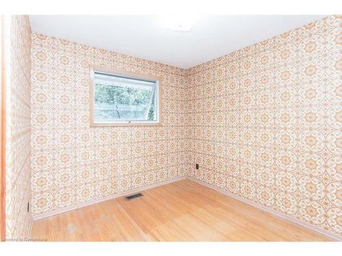 191 Carter Avenue, Waterloo, ON - Indoor Photo Showing Other Room