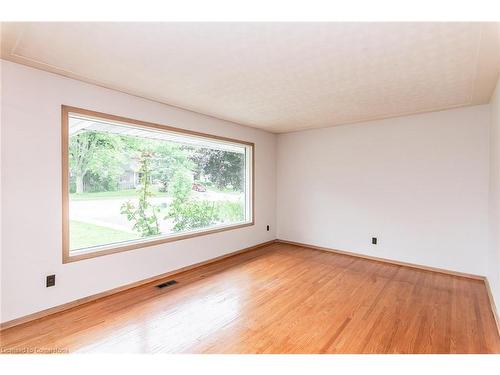 191 Carter Avenue, Waterloo, ON - Indoor Photo Showing Other Room