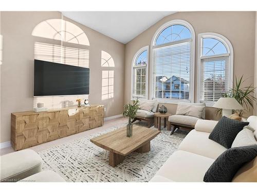 1237 Whetherfield Street, London, ON - Indoor Photo Showing Living Room