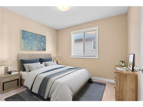 1237 Whetherfield Street, London, ON - Indoor Photo Showing Bedroom