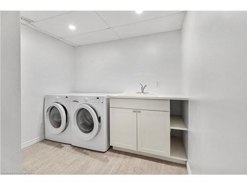 1237 Whetherfield Street, London, ON - Indoor Photo Showing Laundry Room