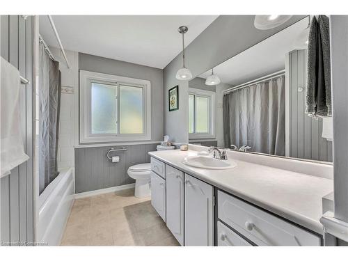 324 Braemore Avenue, Waterloo, ON - Indoor Photo Showing Bathroom