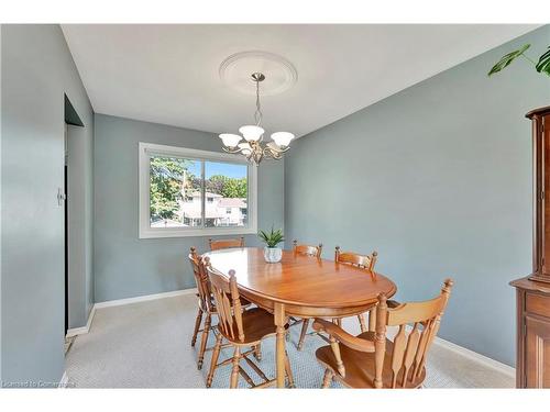 324 Braemore Avenue, Waterloo, ON - Indoor Photo Showing Dining Room