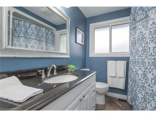 5 Shea Crescent, Kitchener, ON - Indoor Photo Showing Bathroom