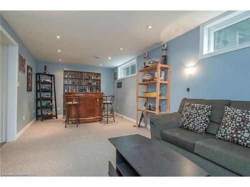 5 Shea Crescent, Kitchener, ON - Indoor Photo Showing Living Room