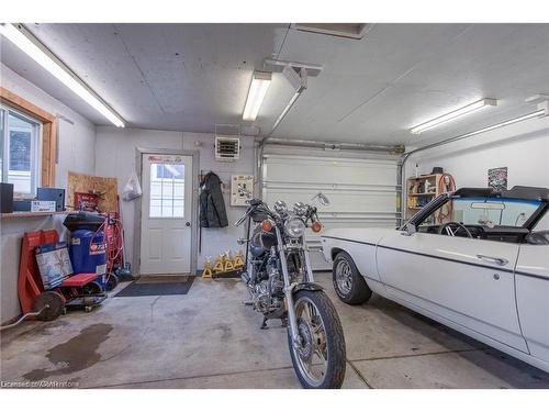 5 Shea Crescent, Kitchener, ON - Indoor Photo Showing Garage